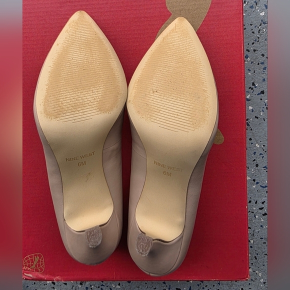 Nine West Blush Pink Heels - Picture 9 of 9